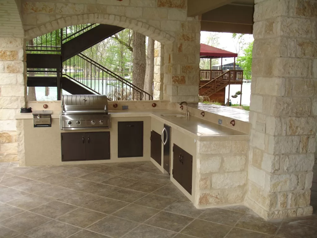 Castle Rock Pavers Outdoor Kitchen